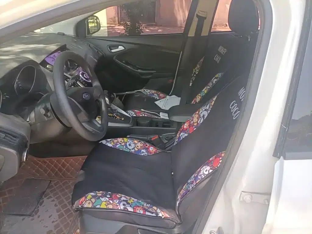 Ford Focus 2015 Hatchback 1.6L Automatic Comfort — миниатюра 15
