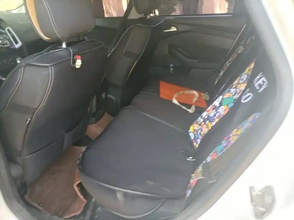Ford Focus 2015 Hatchback 1.6L Automatic Comfort — миниатюра 17