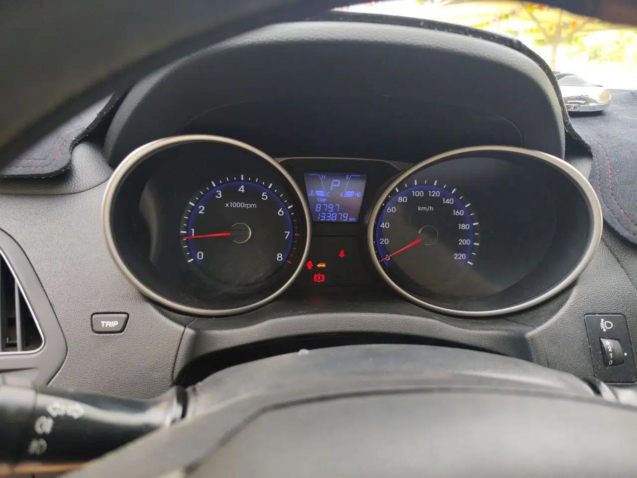 Hyundai ix35 2013 2.0L Automatic 2WD Comfort GL China IV Standard — миниатюра 11