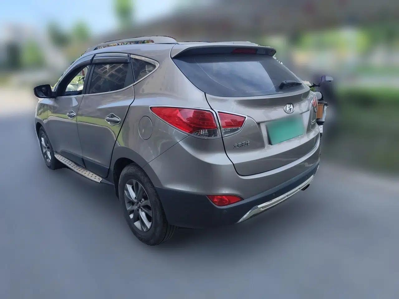 Hyundai ix35 2013 2.0L Automatic 2WD Comfort GL China IV Standard — миниатюра 4