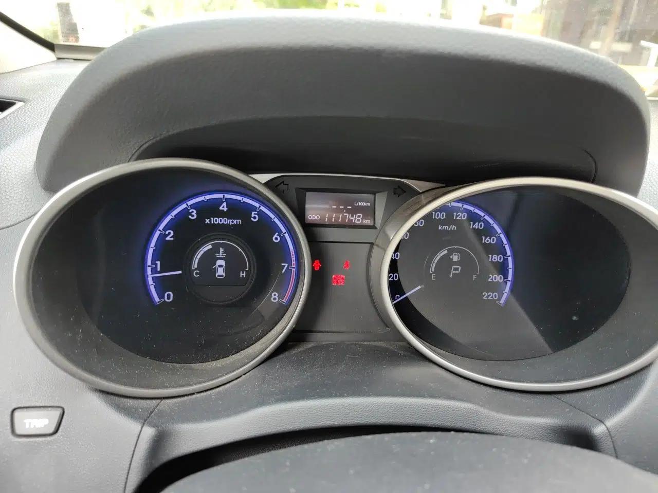 Hyundai ix35 2012 2.4L Automatic 4x4 Navigation Edition GLS — миниатюра 12