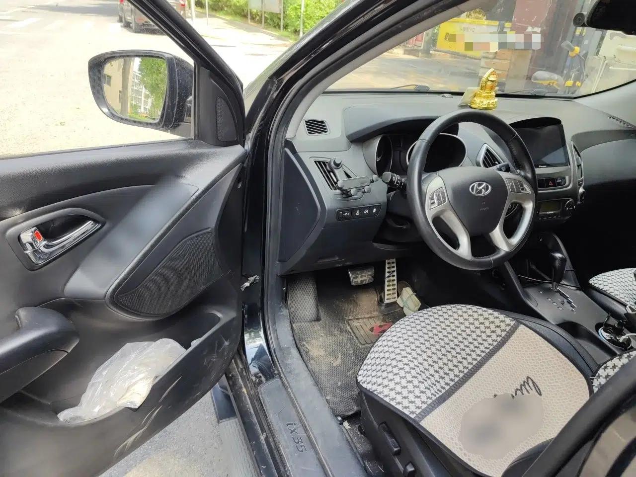 Hyundai ix35 2012 2.4L Automatic 4x4 Navigation Edition GLS — миниатюра 16