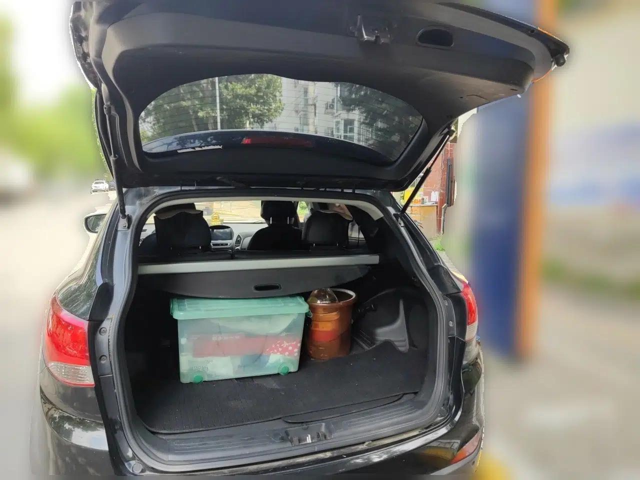 Hyundai ix35 2012 2.4L Automatic 4x4 Navigation Edition GLS — миниатюра 19