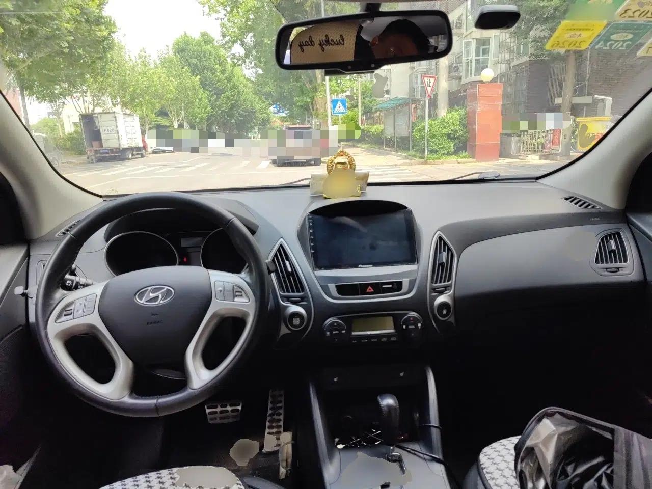 Hyundai ix35 2012 2.4L Automatic 4x4 Navigation Edition GLS — миниатюра 9