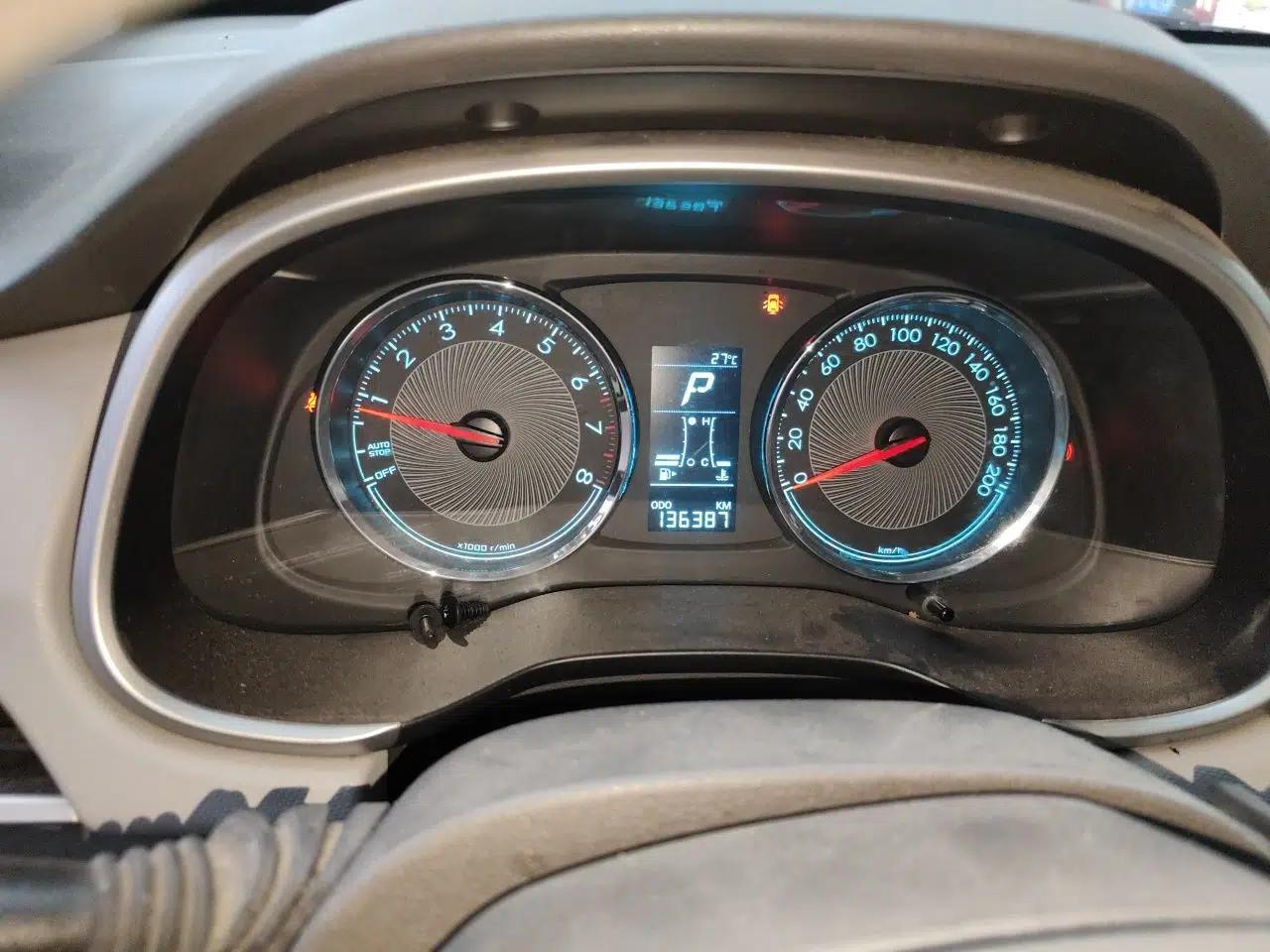 Chevrolet Lova RV 2016 1.5L Automatic Comfort Edition — миниатюра 11