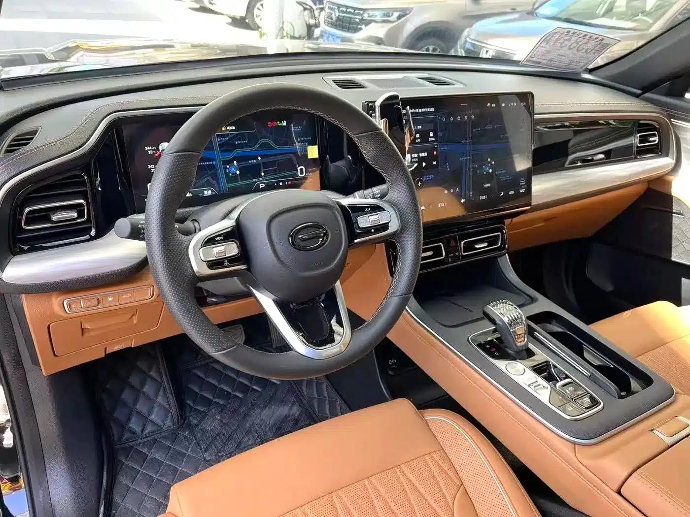 Trumpchi GS8 2025 Navigator Series 2.0TGDI 2WD Luxury 5-Seater — миниатюра 3