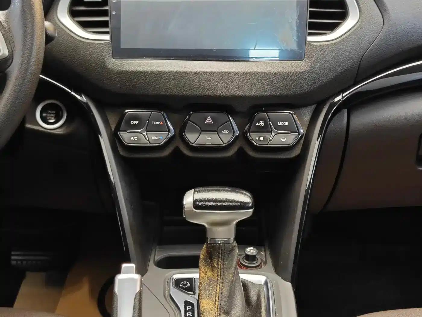 Trumpchi GS4 2017 200T G-DCT 2WD Elite Edition — миниатюра 19