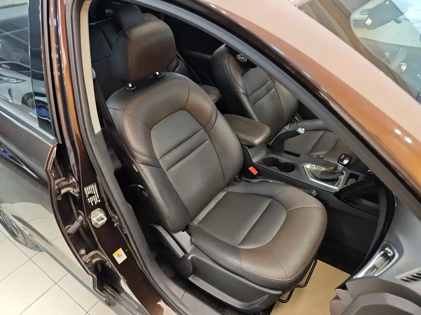 Trumpchi GS4 2017 200T G-DCT 2WD Elite Edition — миниатюра 33