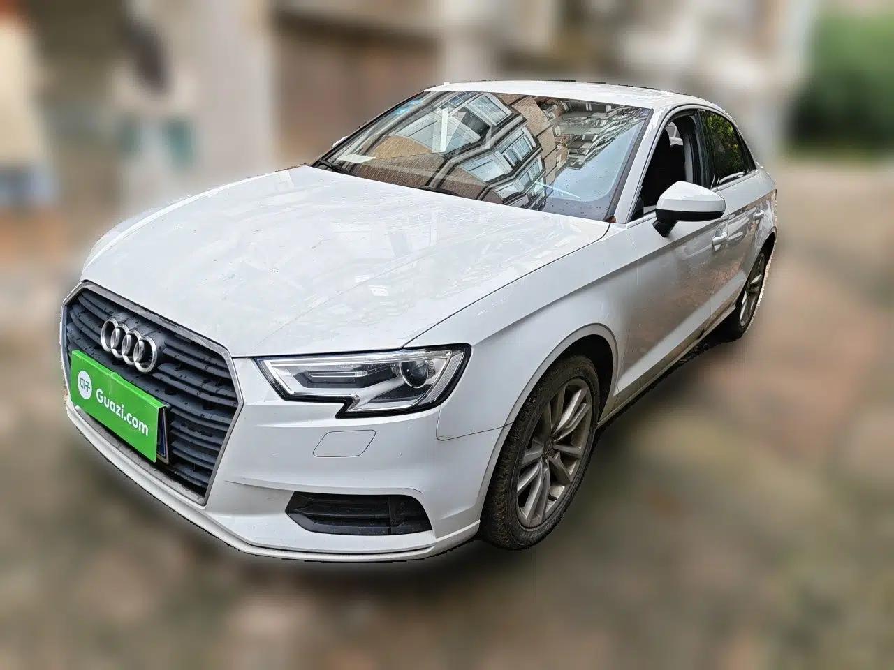 Audi A3 2018 30th Anniversary Edition Limousine 35 TFSI Ambition Model — миниатюра 1