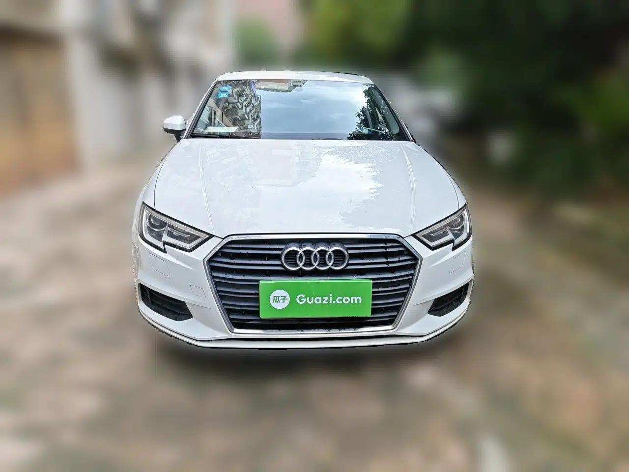 Audi A3 2018 30th Anniversary Edition Limousine 35 TFSI Ambition Model — миниатюра 2