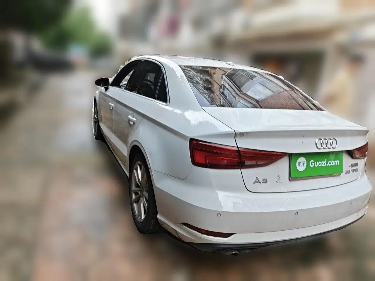 Audi A3 2018 30th Anniversary Edition Limousine 35 TFSI Ambition Model — миниатюра 4
