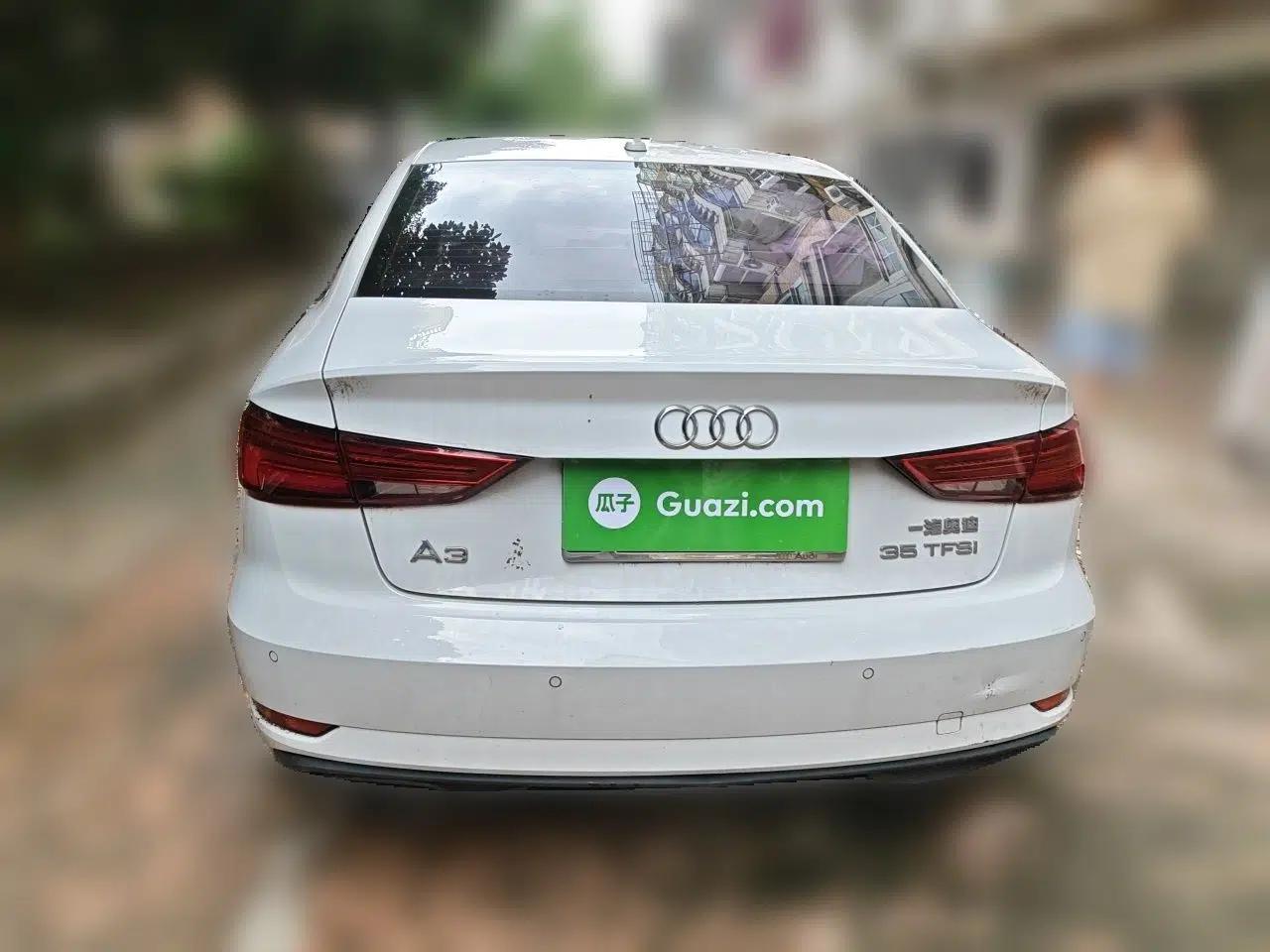 Audi A3 2018 30th Anniversary Edition Limousine 35 TFSI Ambition Model — миниатюра 5