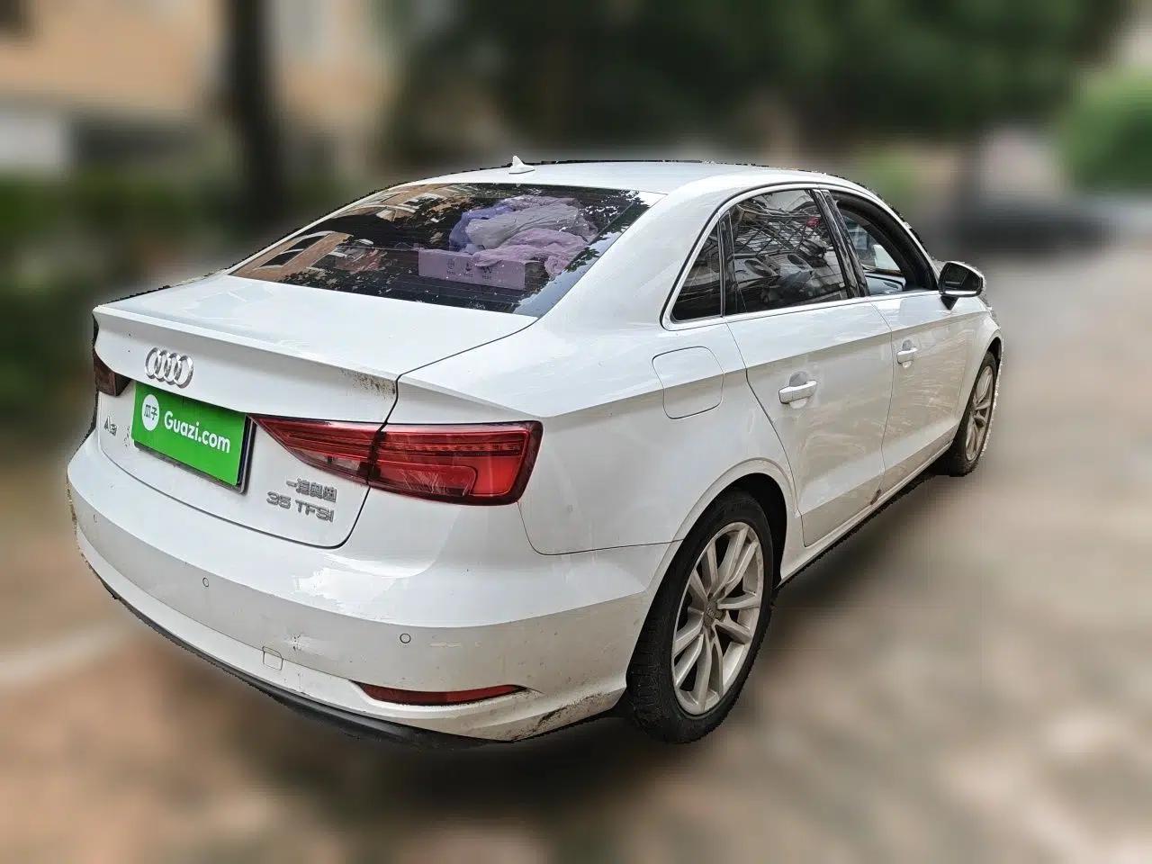 Audi A3 2018 30th Anniversary Edition Limousine 35 TFSI Ambition Model — миниатюра 6