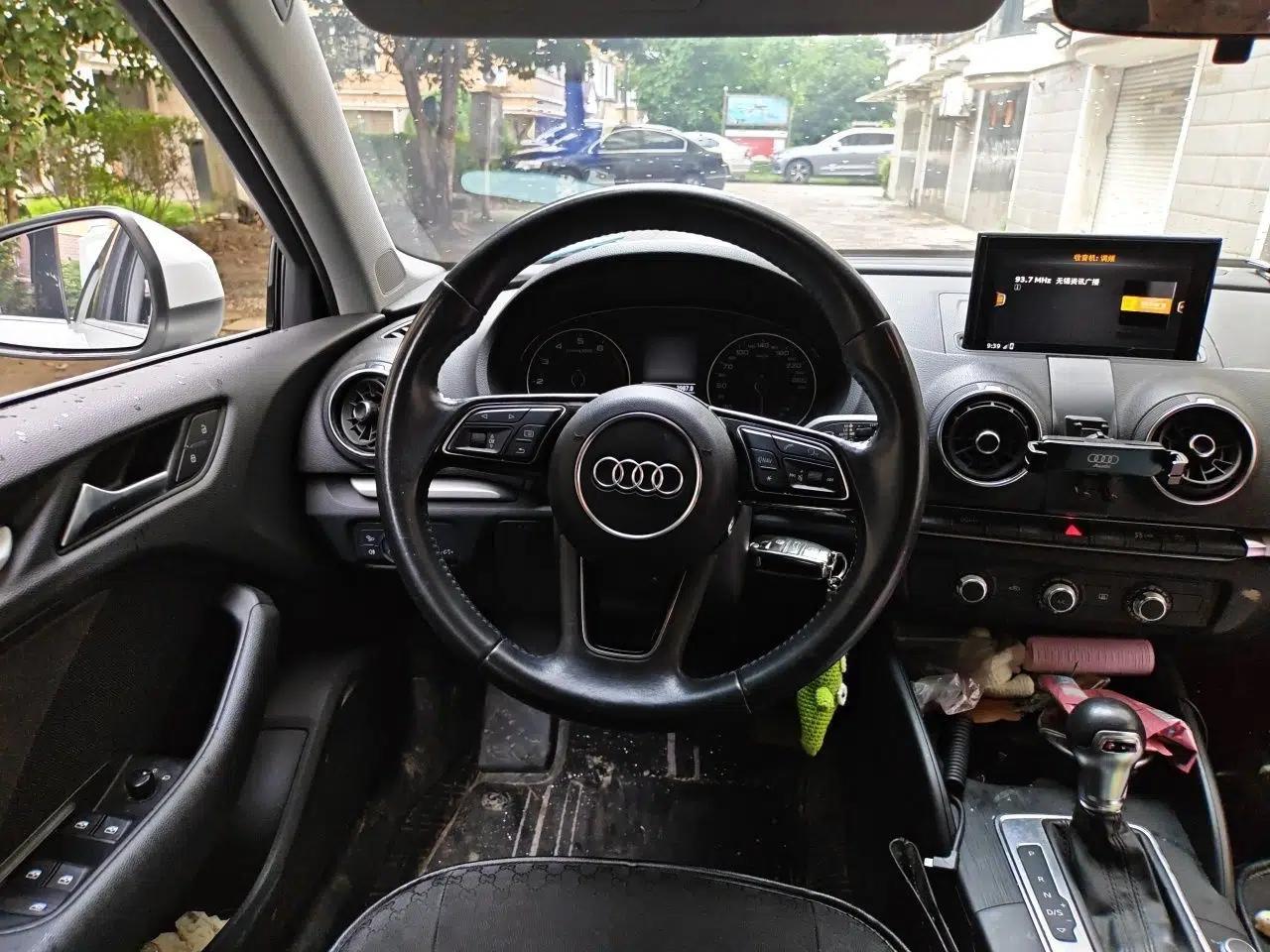 Audi A3 2018 30th Anniversary Edition Limousine 35 TFSI Ambition Model — миниатюра 10
