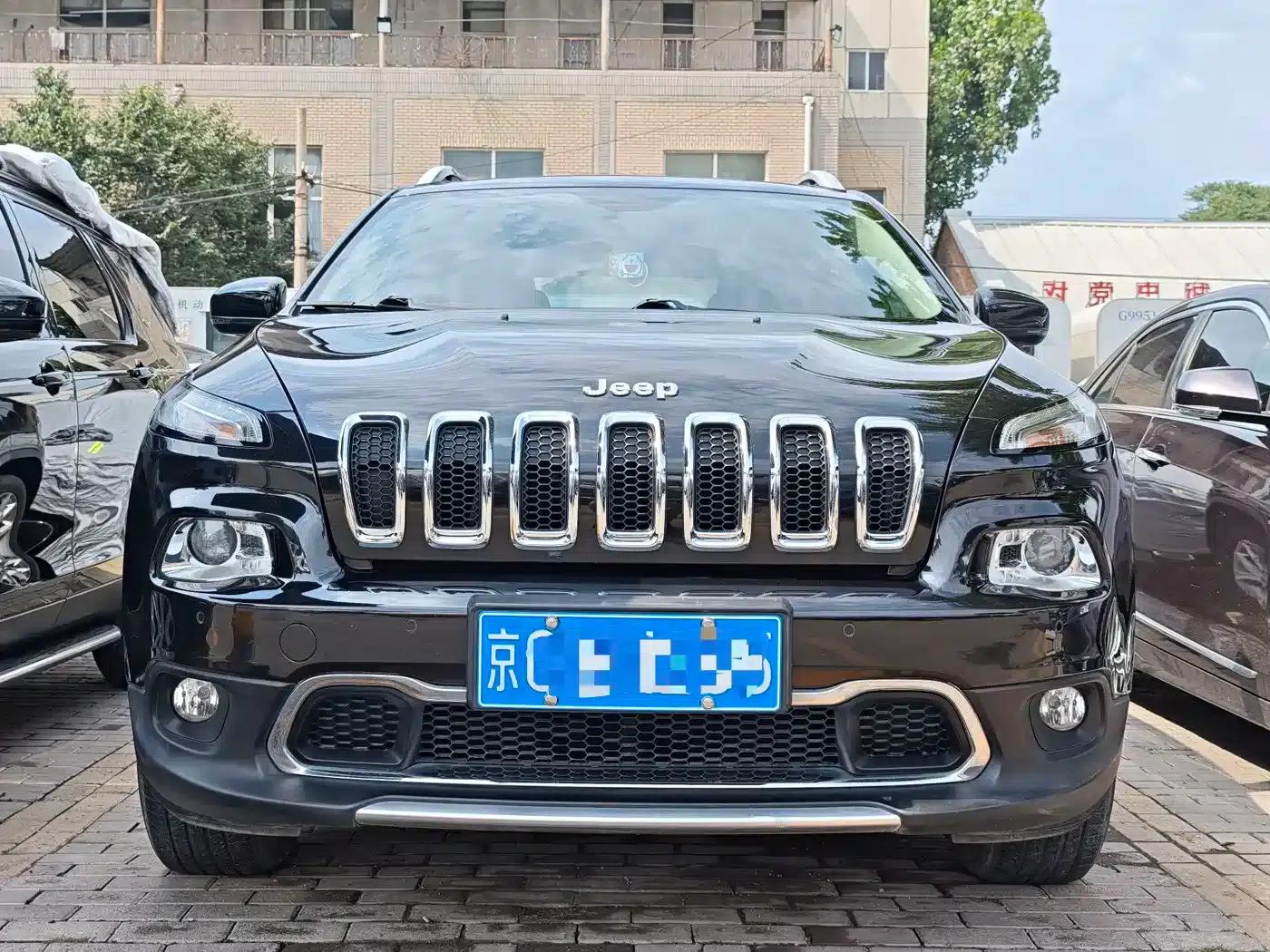 Jeep Cherokee 2016 2.4L Professional Edition — миниатюра 2