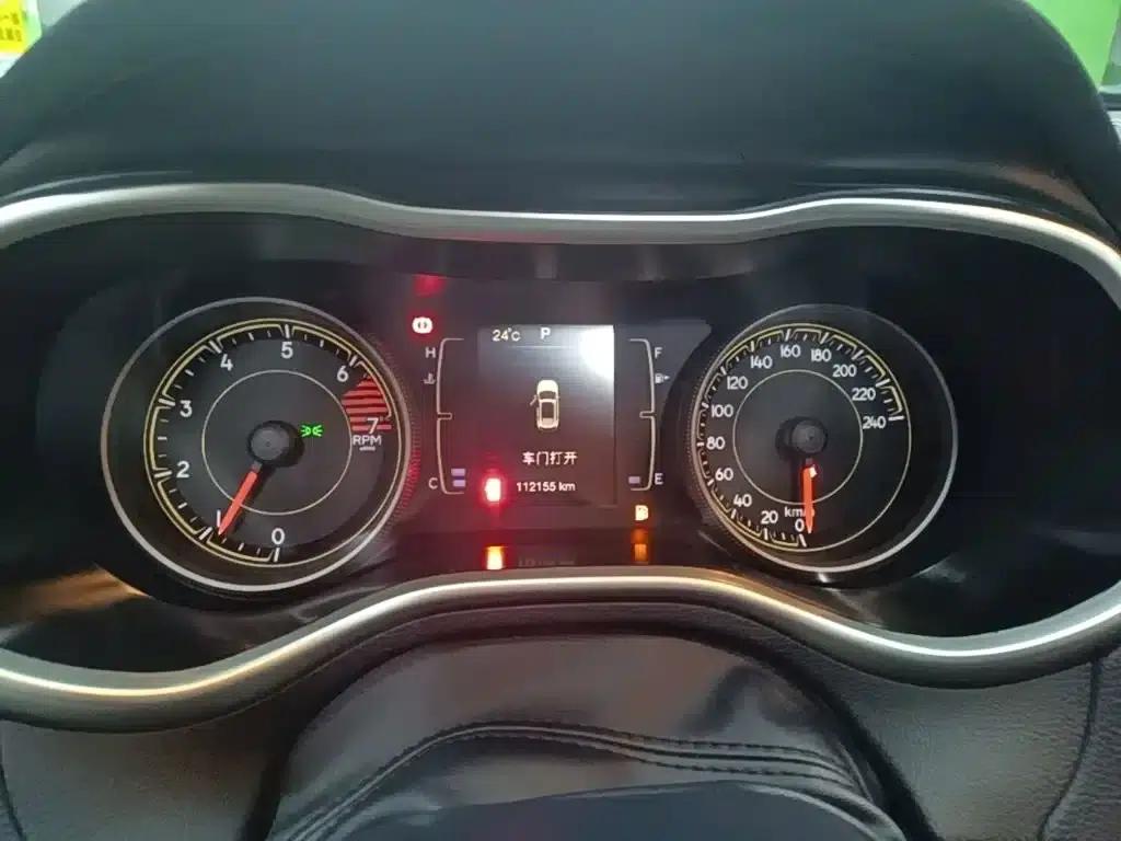 Jeep Cherokee 2016 2.4L Professional Edition — миниатюра 12