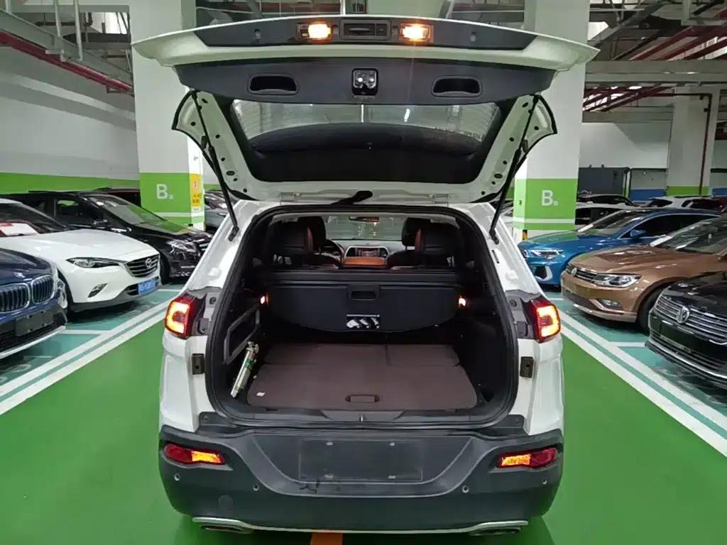 Jeep Cherokee 2016 2.4L Professional Edition — миниатюра 19