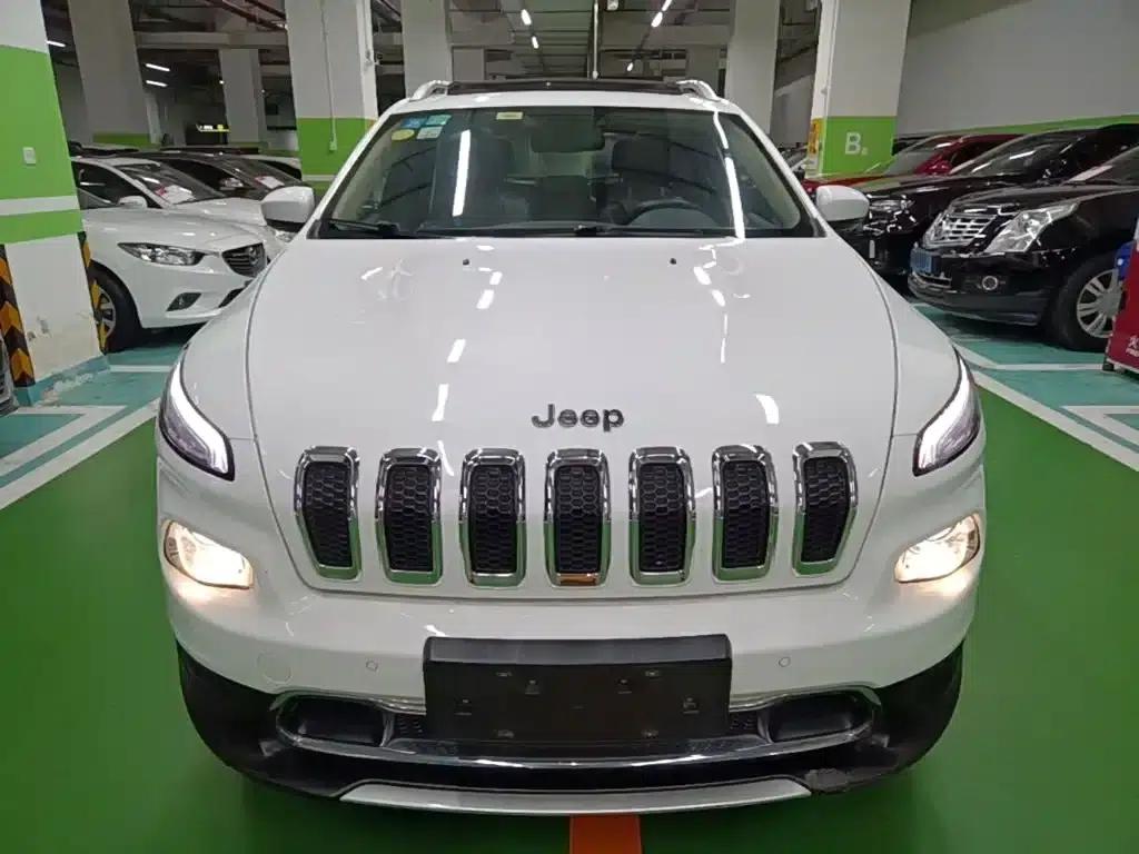 Jeep Cherokee 2016 2.4L Professional Edition — миниатюра 3
