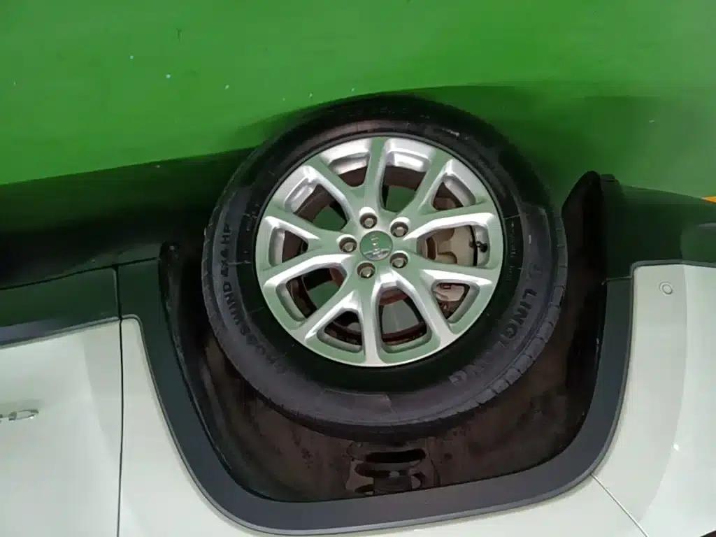 Jeep Cherokee 2016 2.4L Professional Edition — миниатюра 23