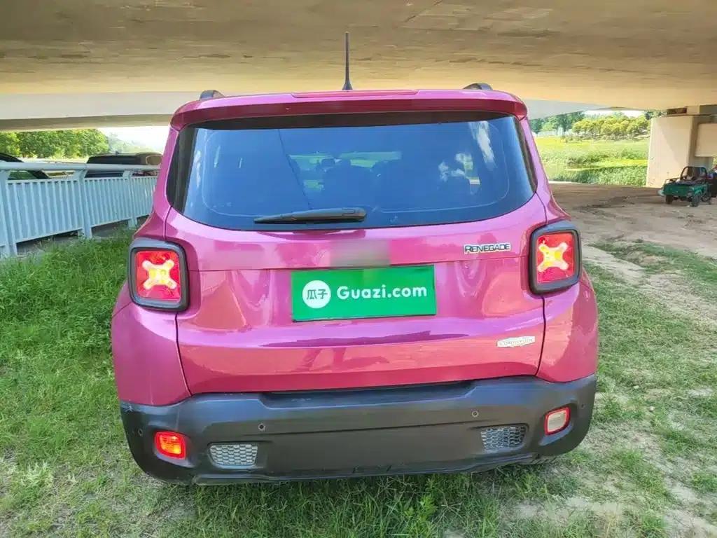 Jeep Renegade 2018 Connected Large Screen Edition 180T Automatic High-Performance Edition — миниатюра 6