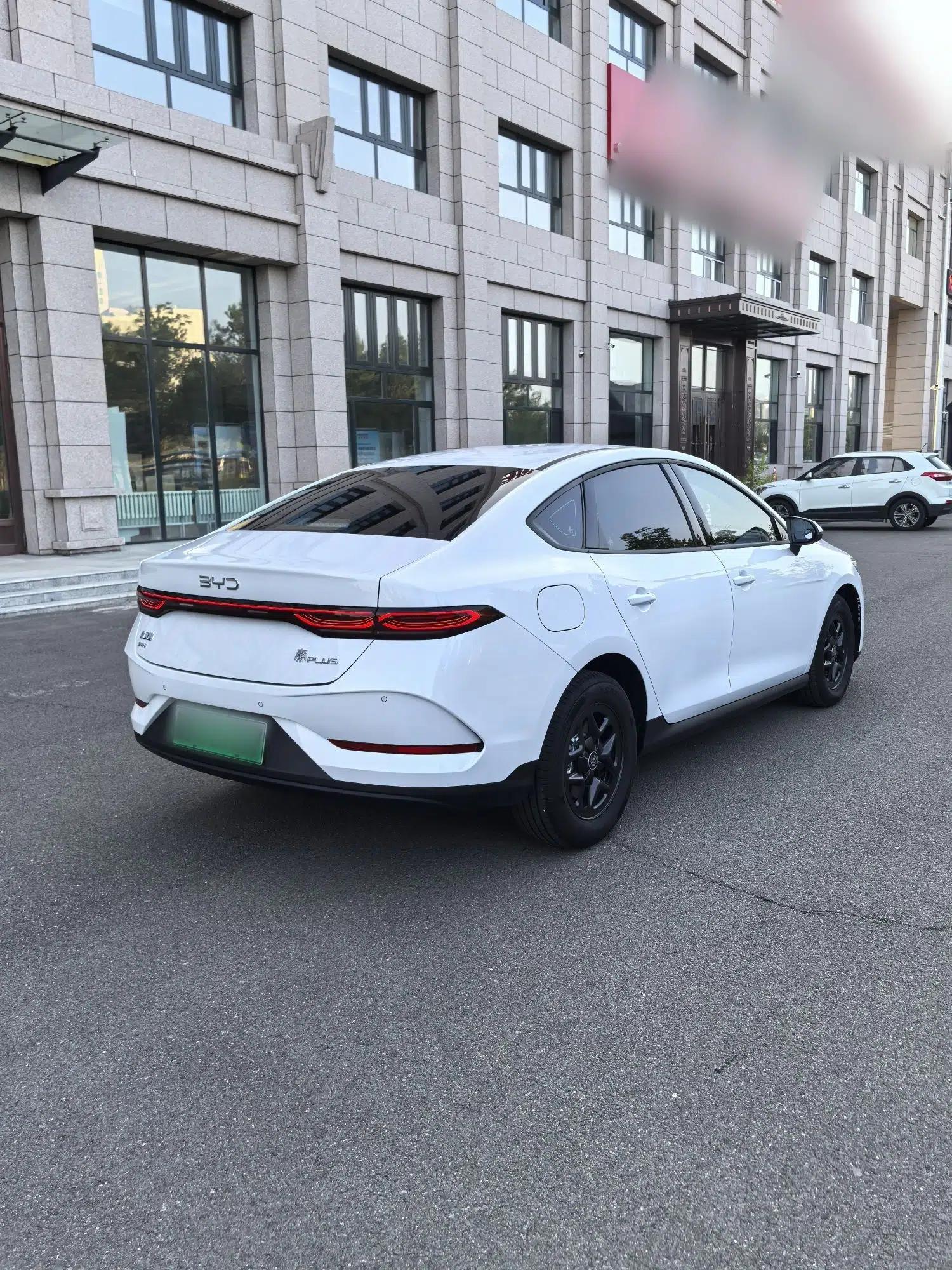 BYD Qin PLUS 2025 DM-i Smart Drive 55KM Leading Model — миниатюра 4