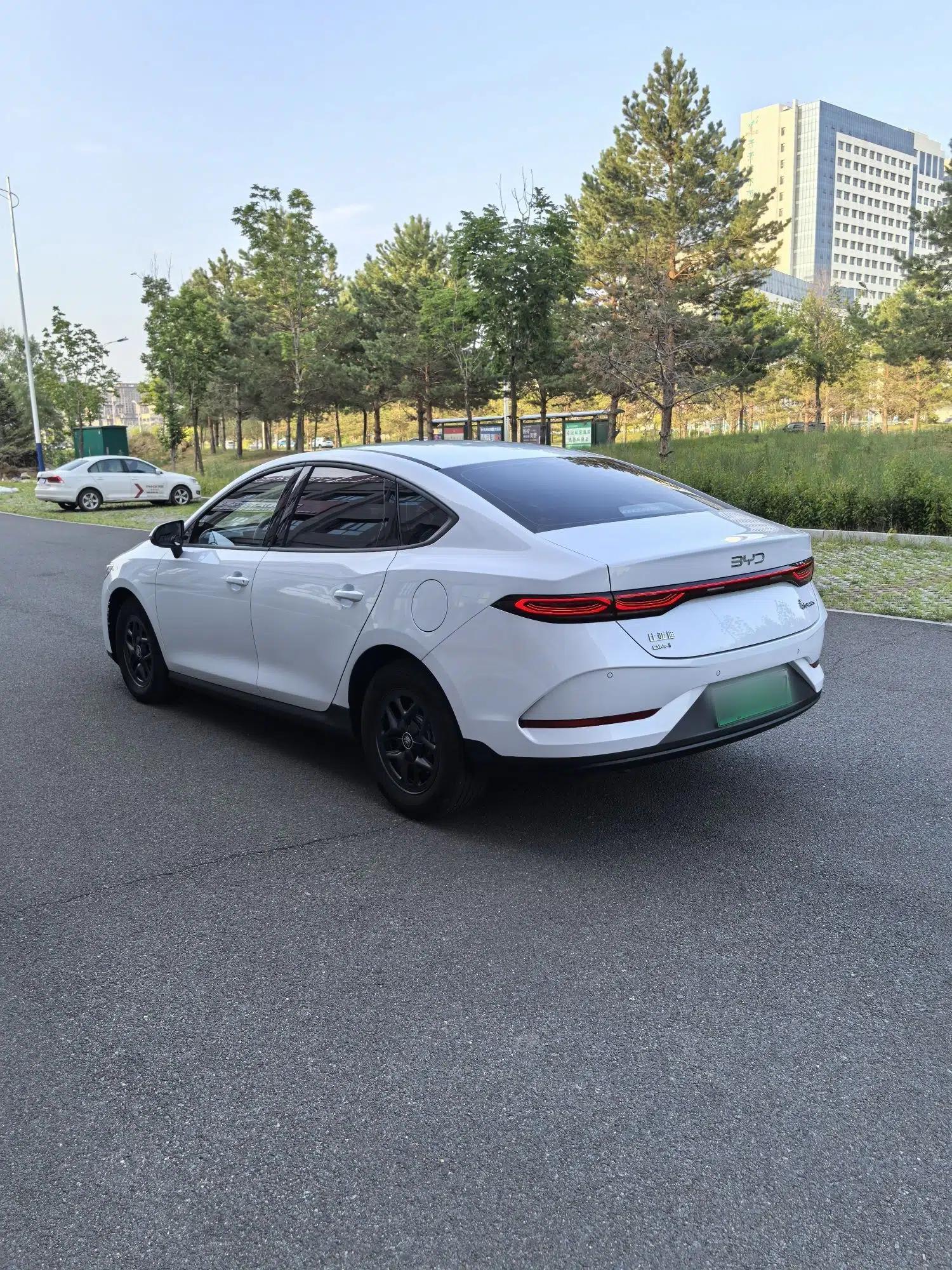 BYD Qin PLUS 2025 DM-i Smart Drive 55KM Leading Model — миниатюра 5
