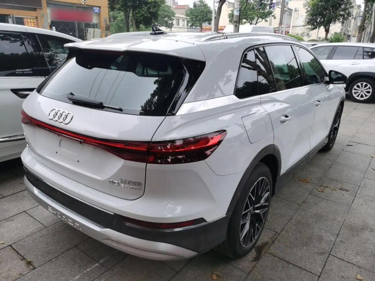 Audi Q5 e-tron 2022 40 e-tron Starlight Edition Mech Kit — миниатюра 6