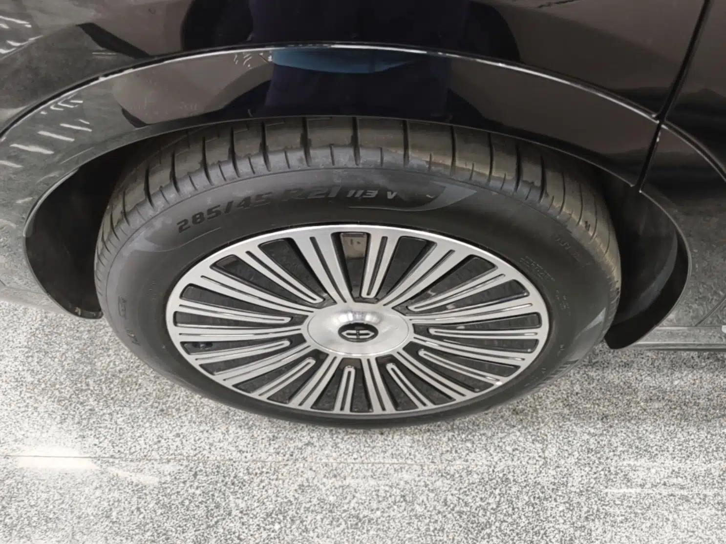 Hima AITO M9 2025 Extended-Range Ultra Version 52 kWh 5-Seater Edition — миниатюра 16