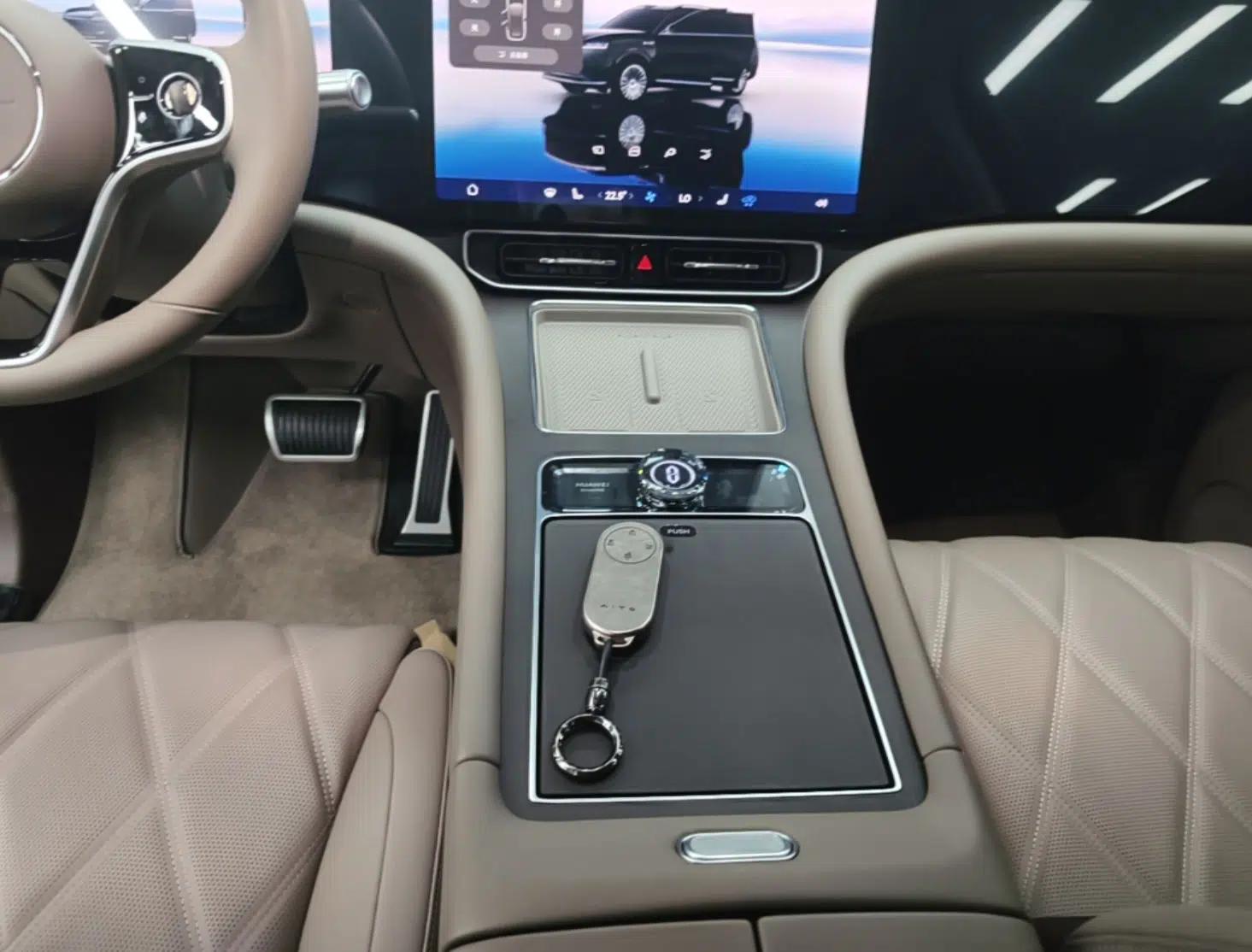Hima AITO M9 2025 Extended-Range Ultra Version 52 kWh 5-Seater Edition — миниатюра 21