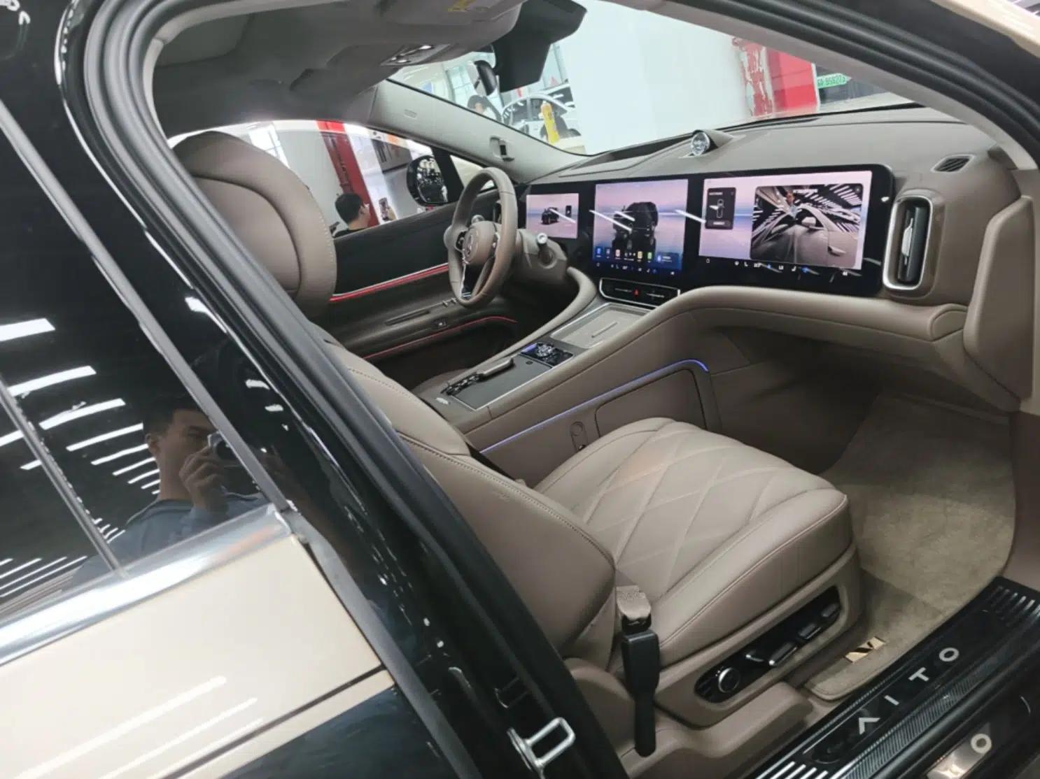 Hima AITO M9 2025 Extended-Range Ultra Version 52 kWh 5-Seater Edition — миниатюра 24