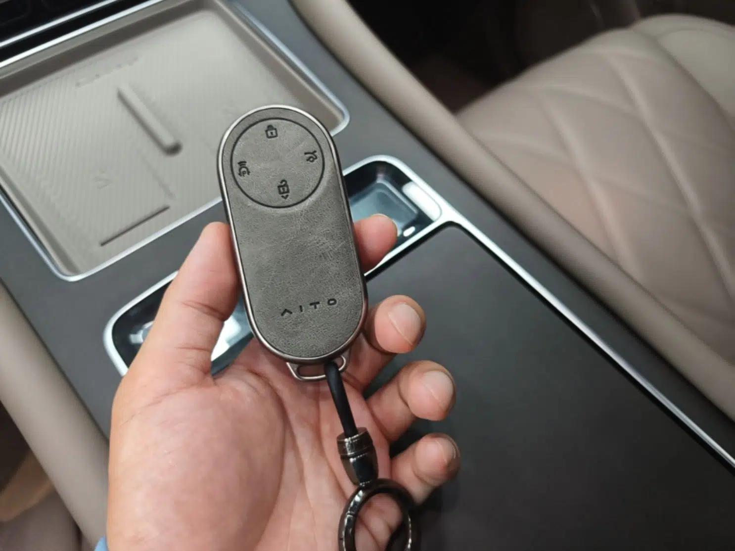 Hima AITO M9 2025 Extended-Range Ultra Version 52 kWh 5-Seater Edition — миниатюра 28