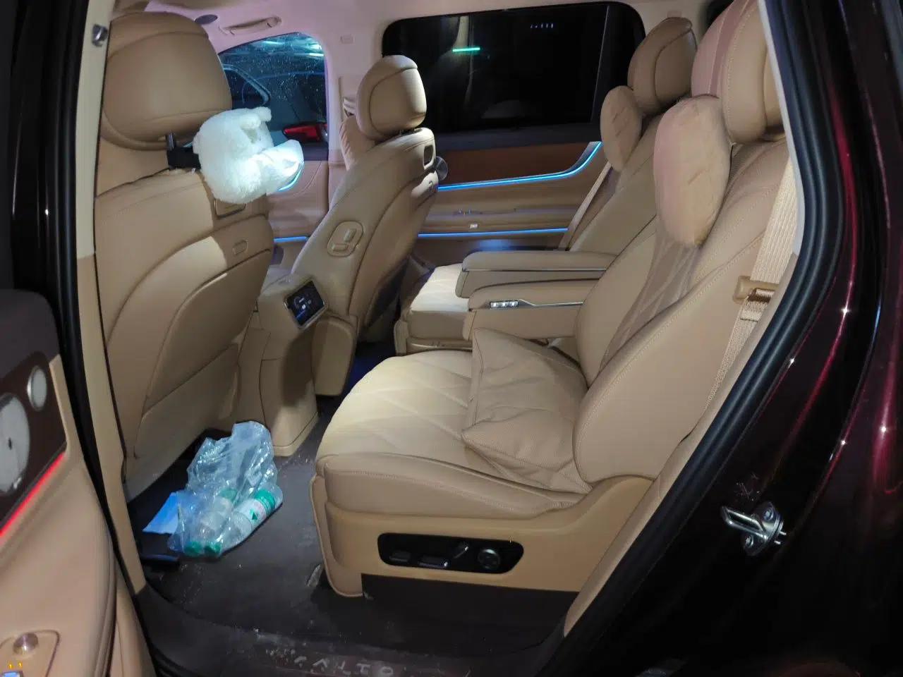 Hima AITO M9 2025 Extended-Range Ultra Version 52 kWh 6-Seater — миниатюра 17
