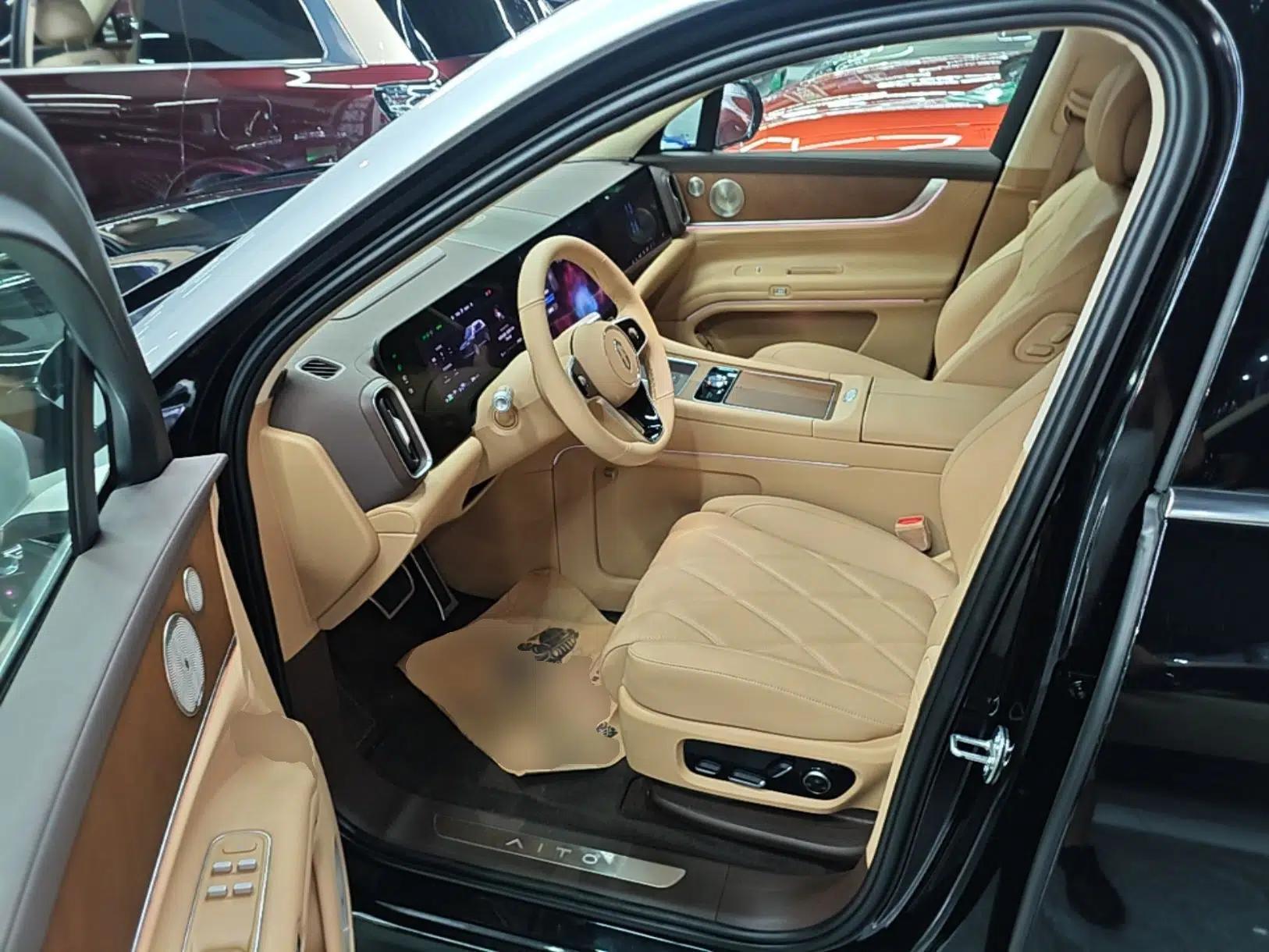 Hima AITO M9 2025 Extended-Range Ultra Version 52 kWh 6-Seater — миниатюра 23