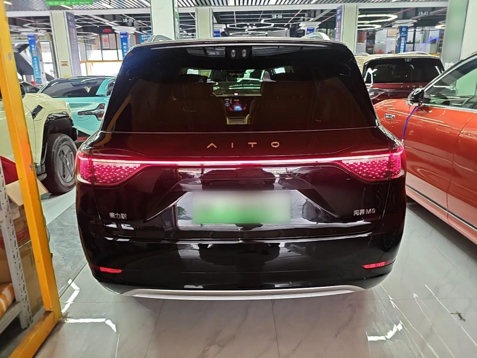 Hima AITO M9 2025 Extended-Range Ultra Version 52 kWh 6-Seater — миниатюра 5