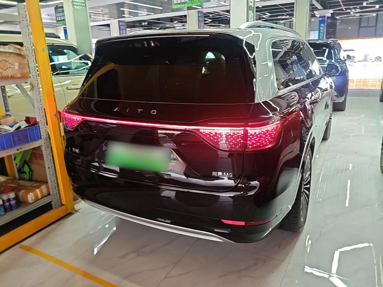 Hima AITO M9 2025 Extended-Range Ultra Version 52 kWh 6-Seater — миниатюра 6