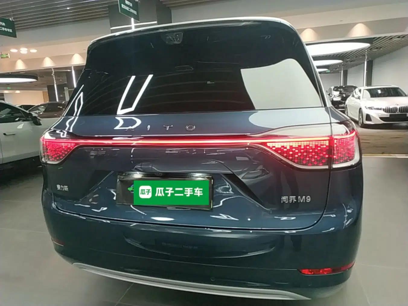 Hima AITO M9 2024 Range-Extended Ultra Version 42 kWh 6-Seater Model — миниатюра 5