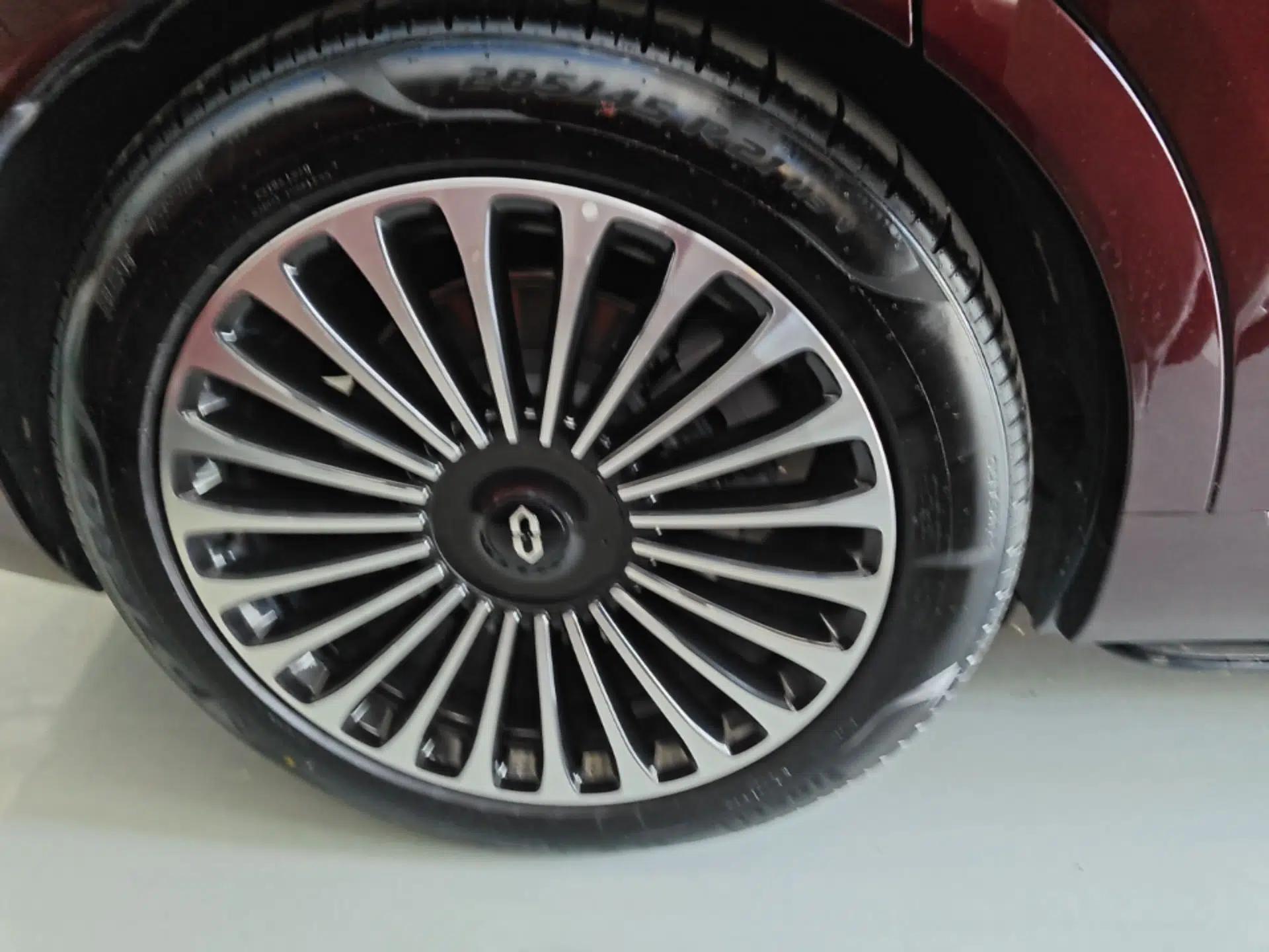 Hima AITO M9 2025 Extended-Range Ultra Version 52 kWh 6-Seater — миниатюра 11