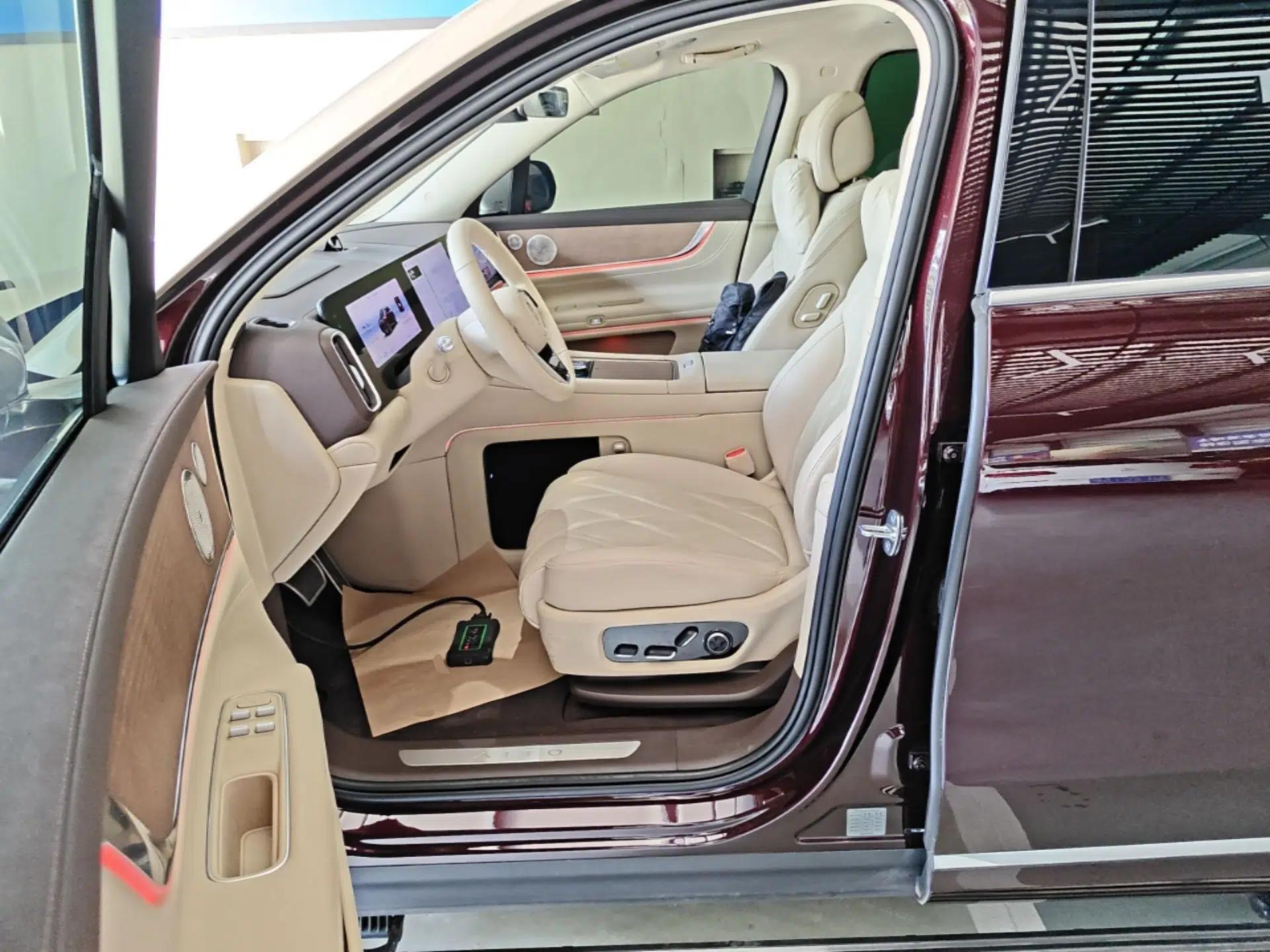 Hima AITO M9 2025 Extended-Range Ultra Version 52 kWh 6-Seater — миниатюра 17
