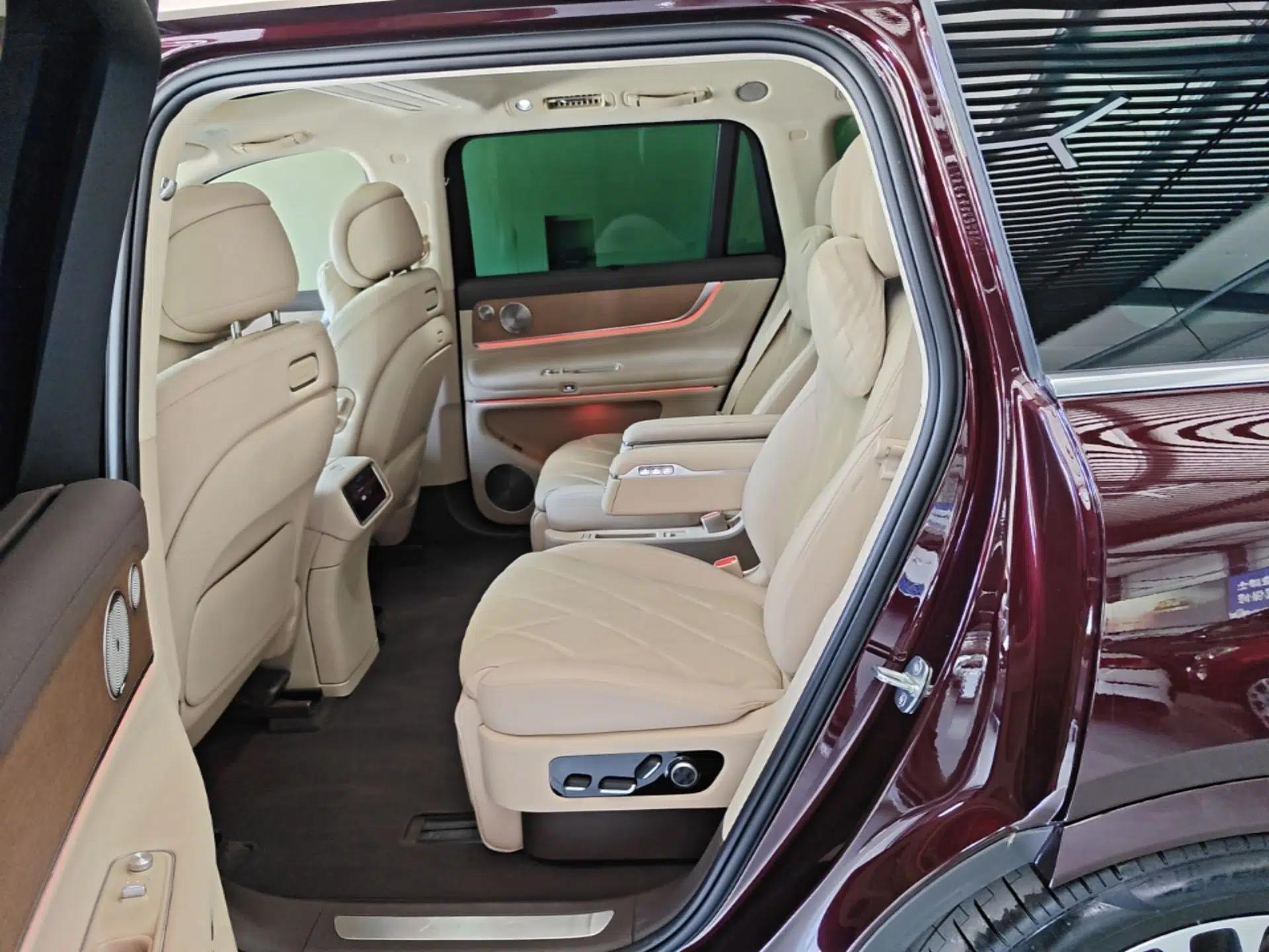Hima AITO M9 2025 Extended-Range Ultra Version 52 kWh 6-Seater — миниатюра 20