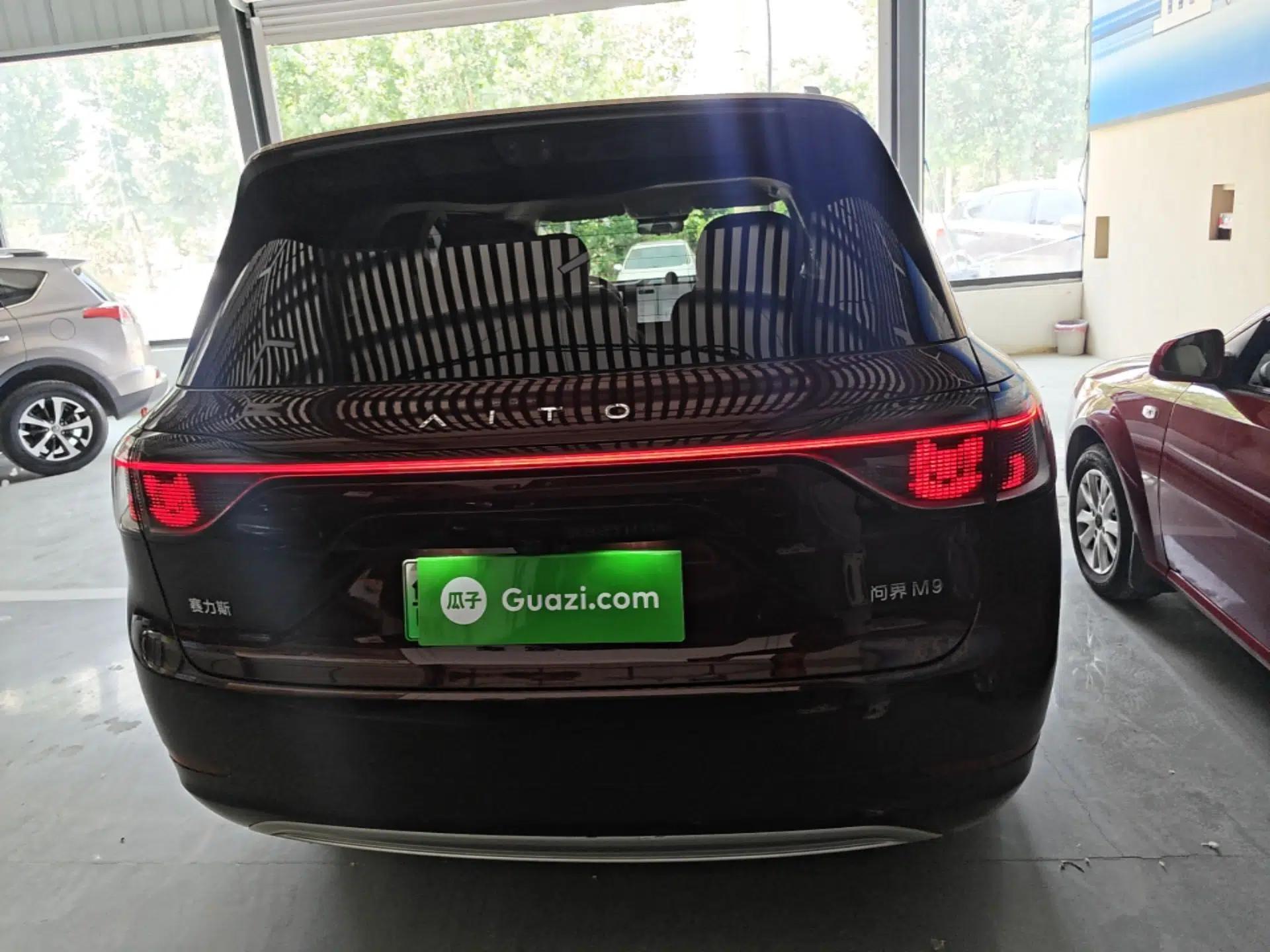 Hima AITO M9 2025 Extended-Range Ultra Version 52 kWh 6-Seater — миниатюра 5