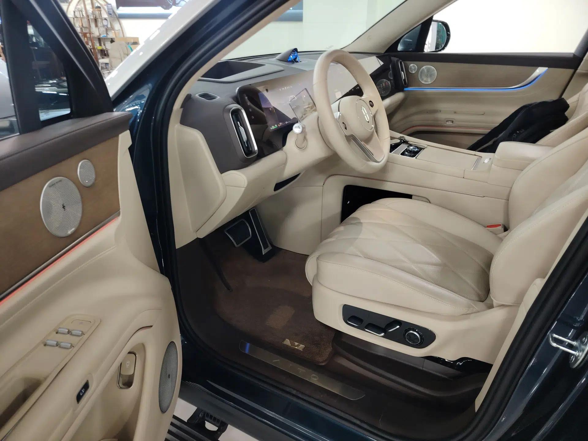 Hima AITO M9 2025 Extended-Range Ultra Version 52 kWh 6-Seater — миниатюра 18
