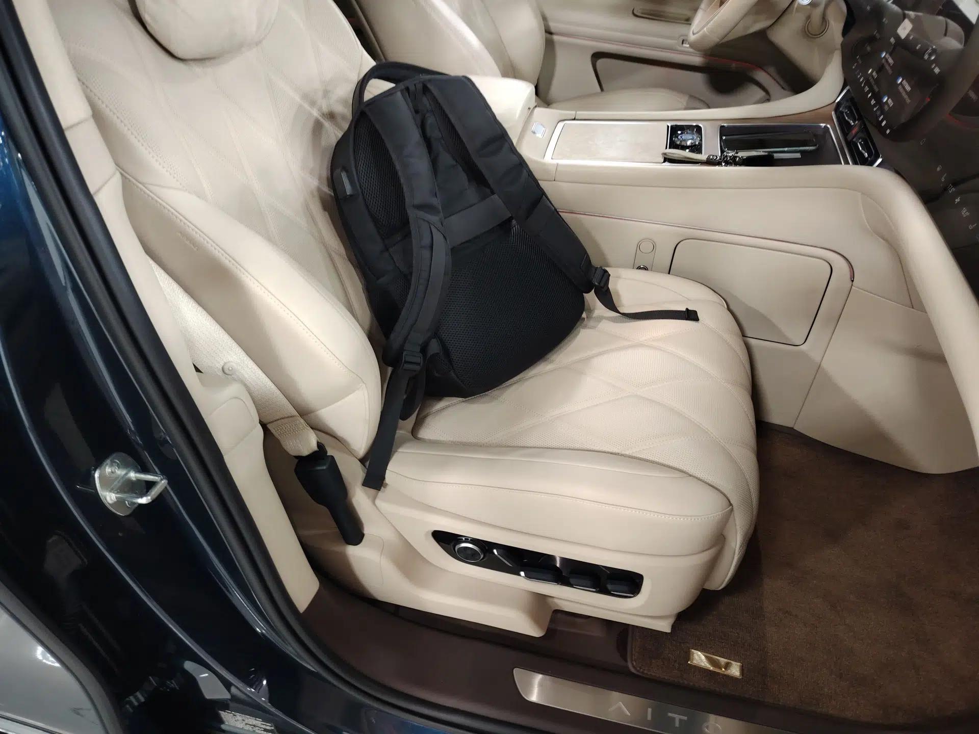 Hima AITO M9 2025 Extended-Range Ultra Version 52 kWh 6-Seater — миниатюра 19