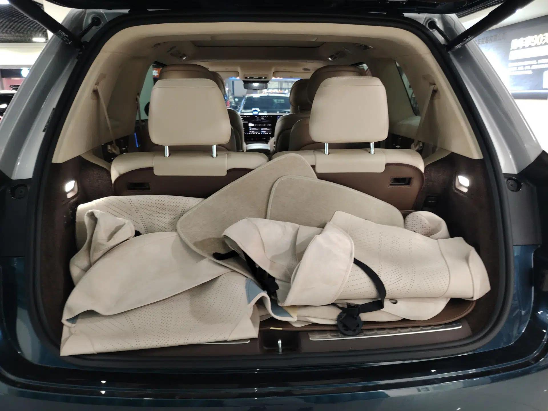 Hima AITO M9 2025 Extended-Range Ultra Version 52 kWh 6-Seater — миниатюра 22