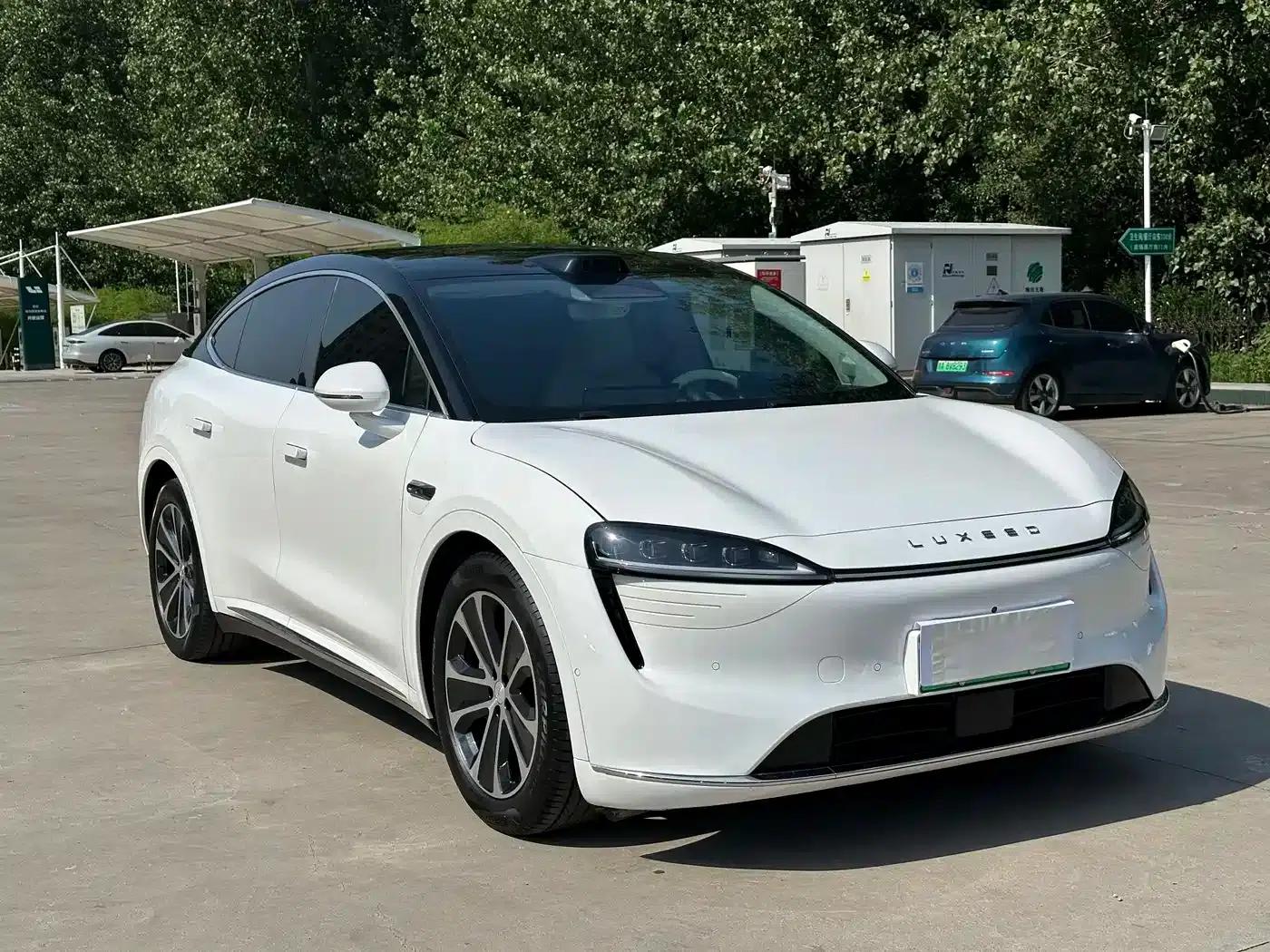 Zhijie R7 2024 Pure Electric 802km Max — миниатюра 3