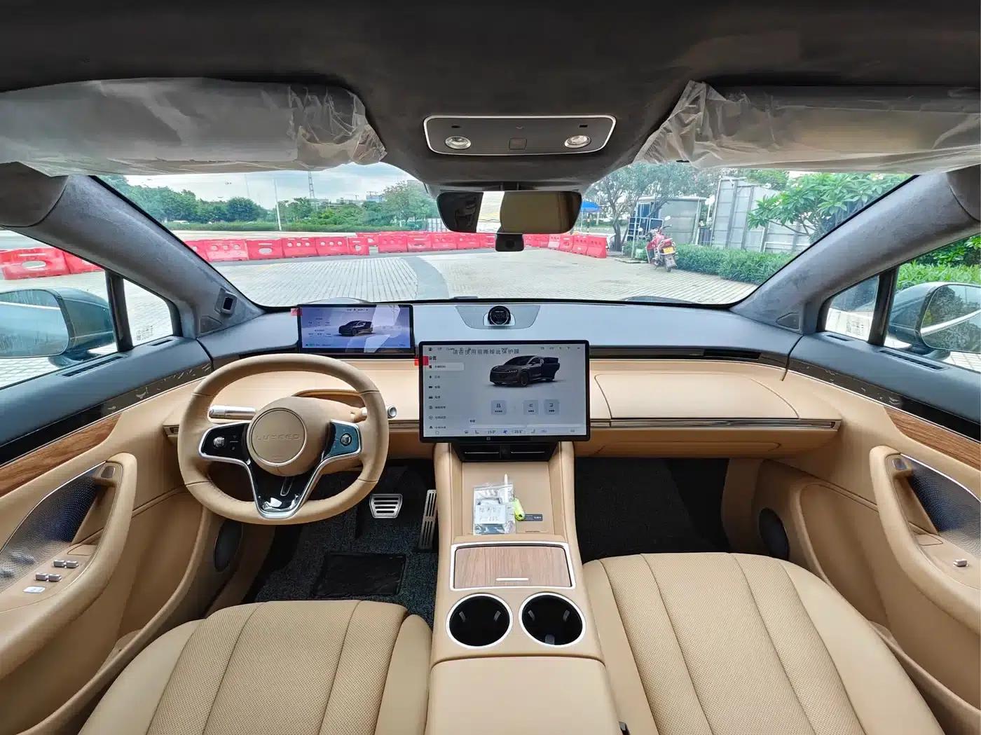 Zhijie R7 2024 Pure Electric 667km Pro — миниатюра 9