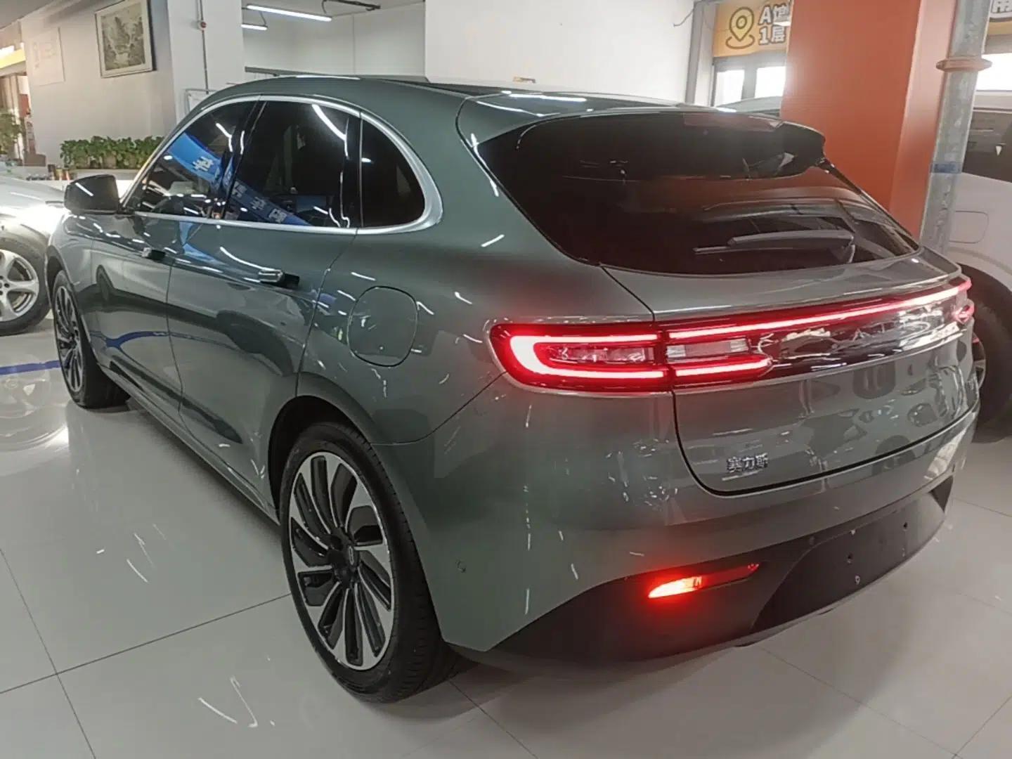 Hima AITO M5 2022 Extended-Range Four-Wheel Drive Performance Version — миниатюра 4