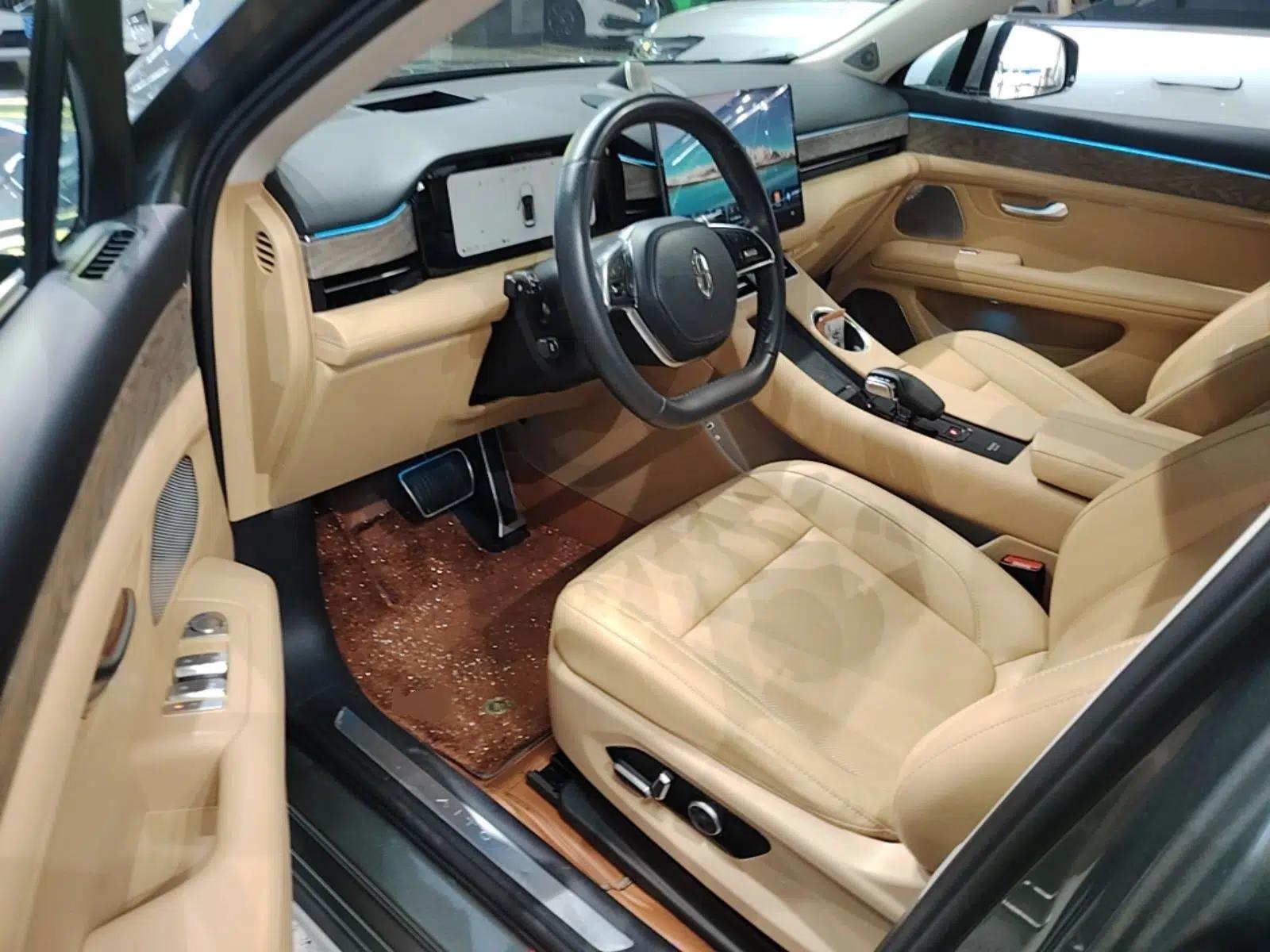 Hima AITO M5 2022 Extended-Range Four-Wheel Drive Performance Version — миниатюра 31