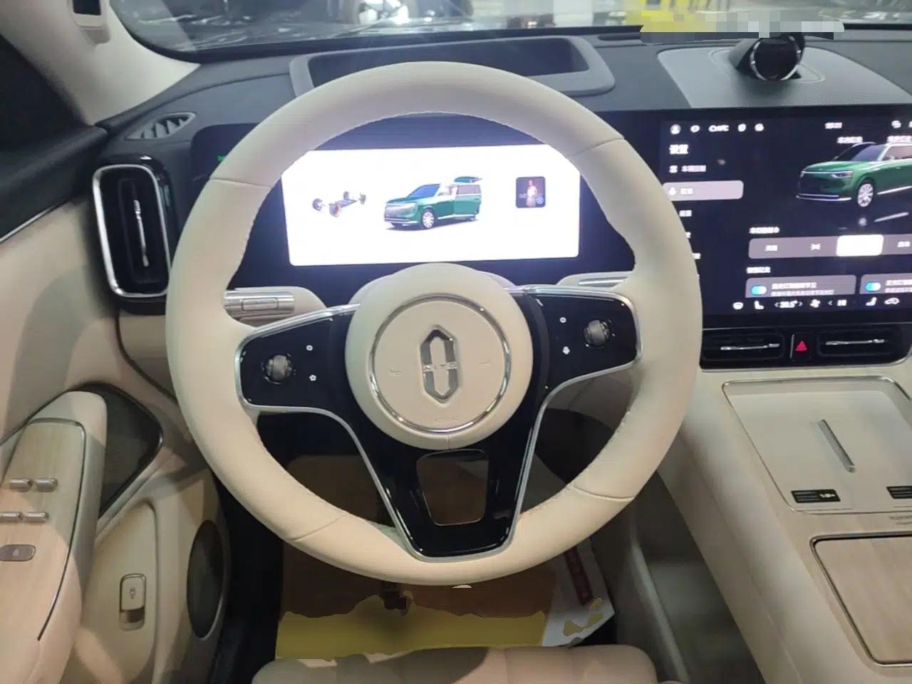 Hima AITO M8 2025 Extended-Range Max+ Version 53.4 kWh 6-Seater Edition — миниатюра 13