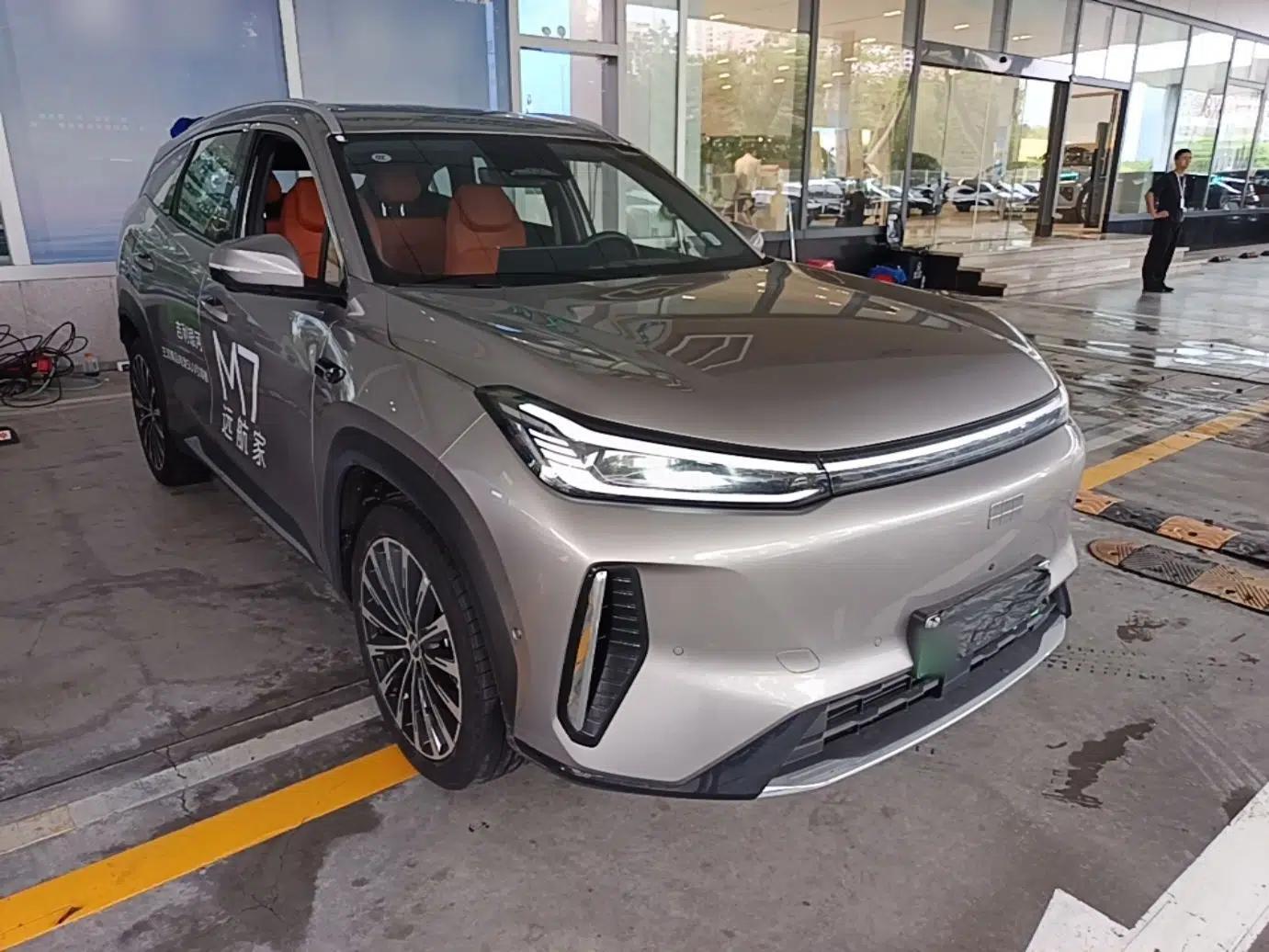 Geely Galaxy M7 2026 Model Yuanyoujia 225km Starship Edition — миниатюра 3