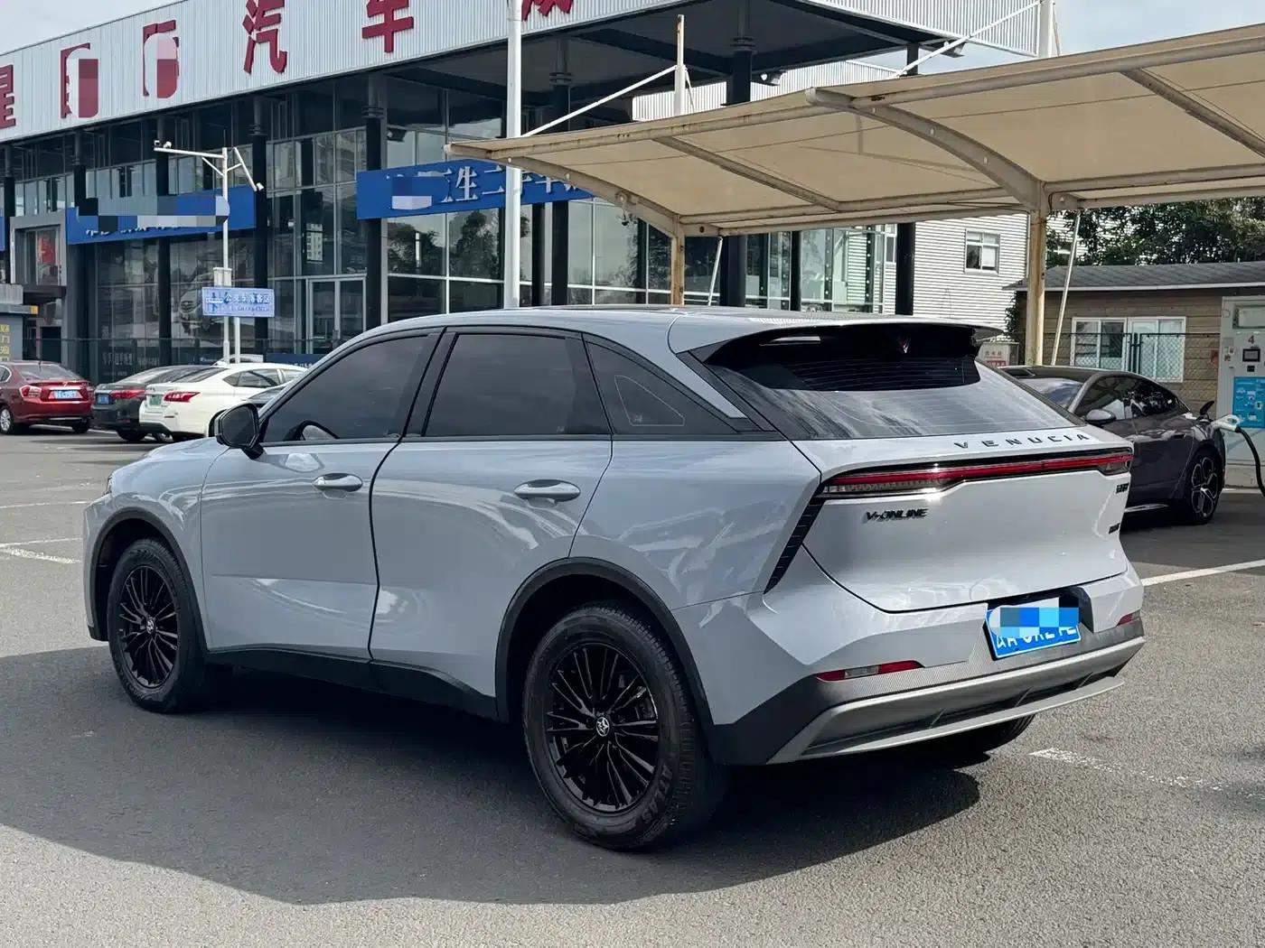 Venucia V2022 260T Dark Horse Edition - Idol — миниатюра 9